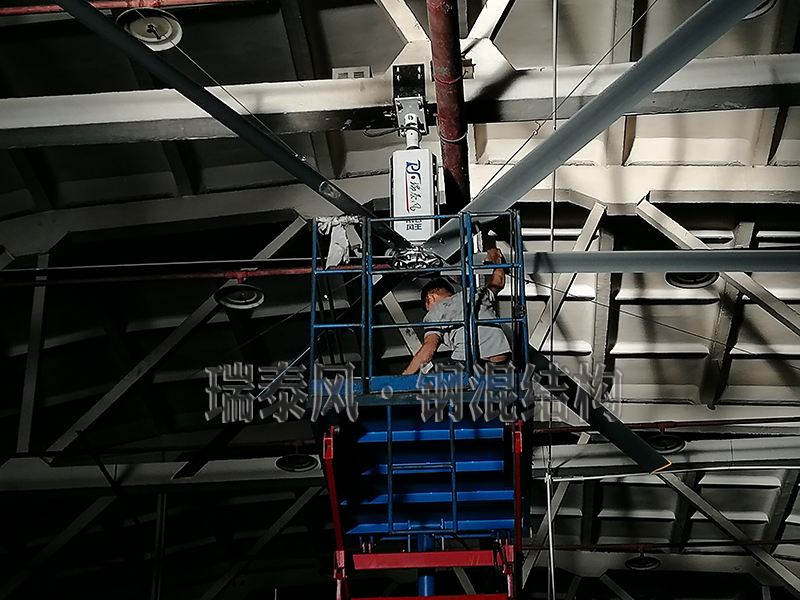 工業風扇轉動對屋頂結構的沖擊大嗎？